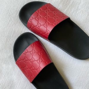 Gucci Logo Slides